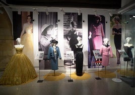 La planta baja de Jantziaren Zentroa acoge la nueva exposición de mujeres 'influencers'.