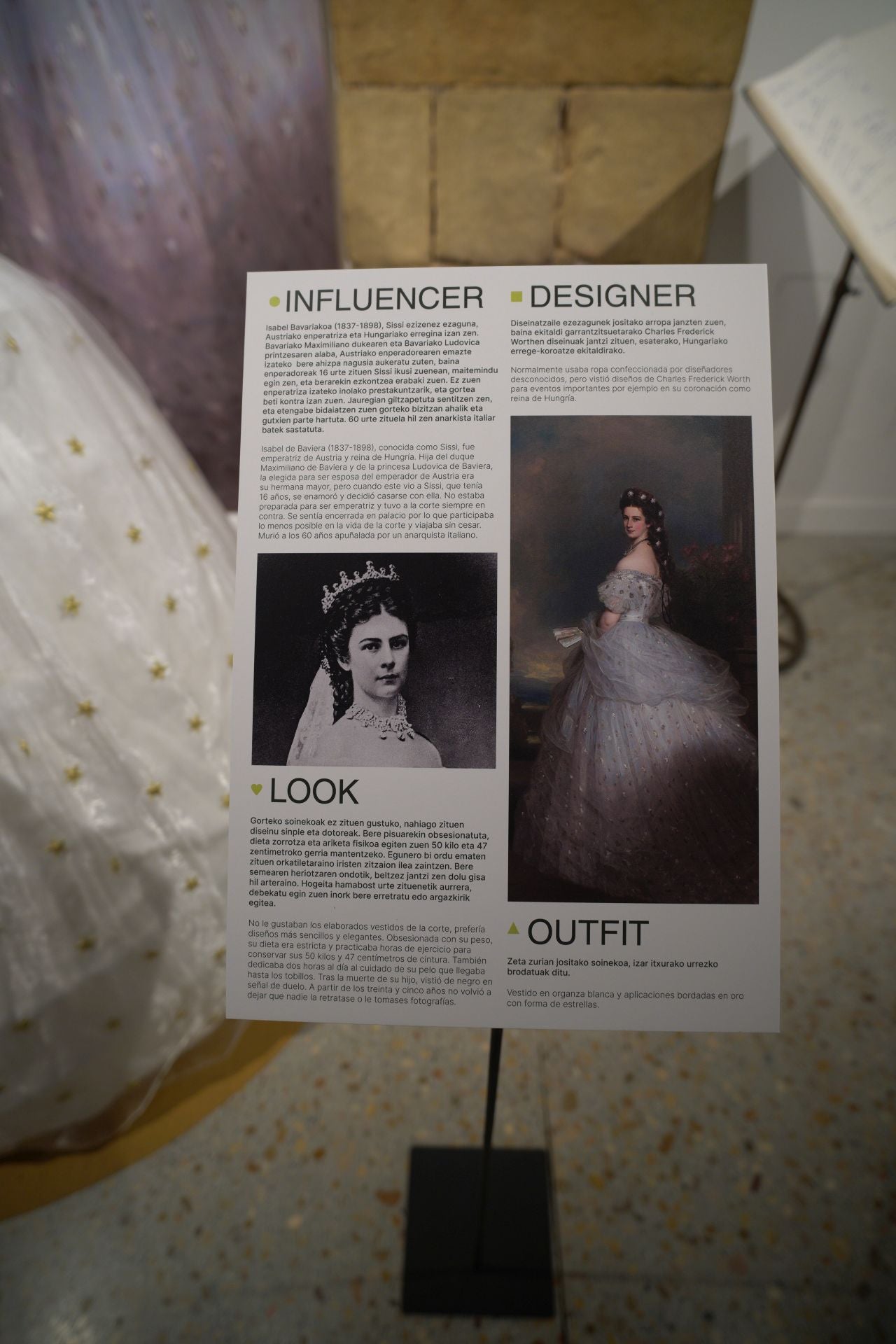Las mejores imágenes de la exposición sobre &#039;influencers&#039; en Errenteria
