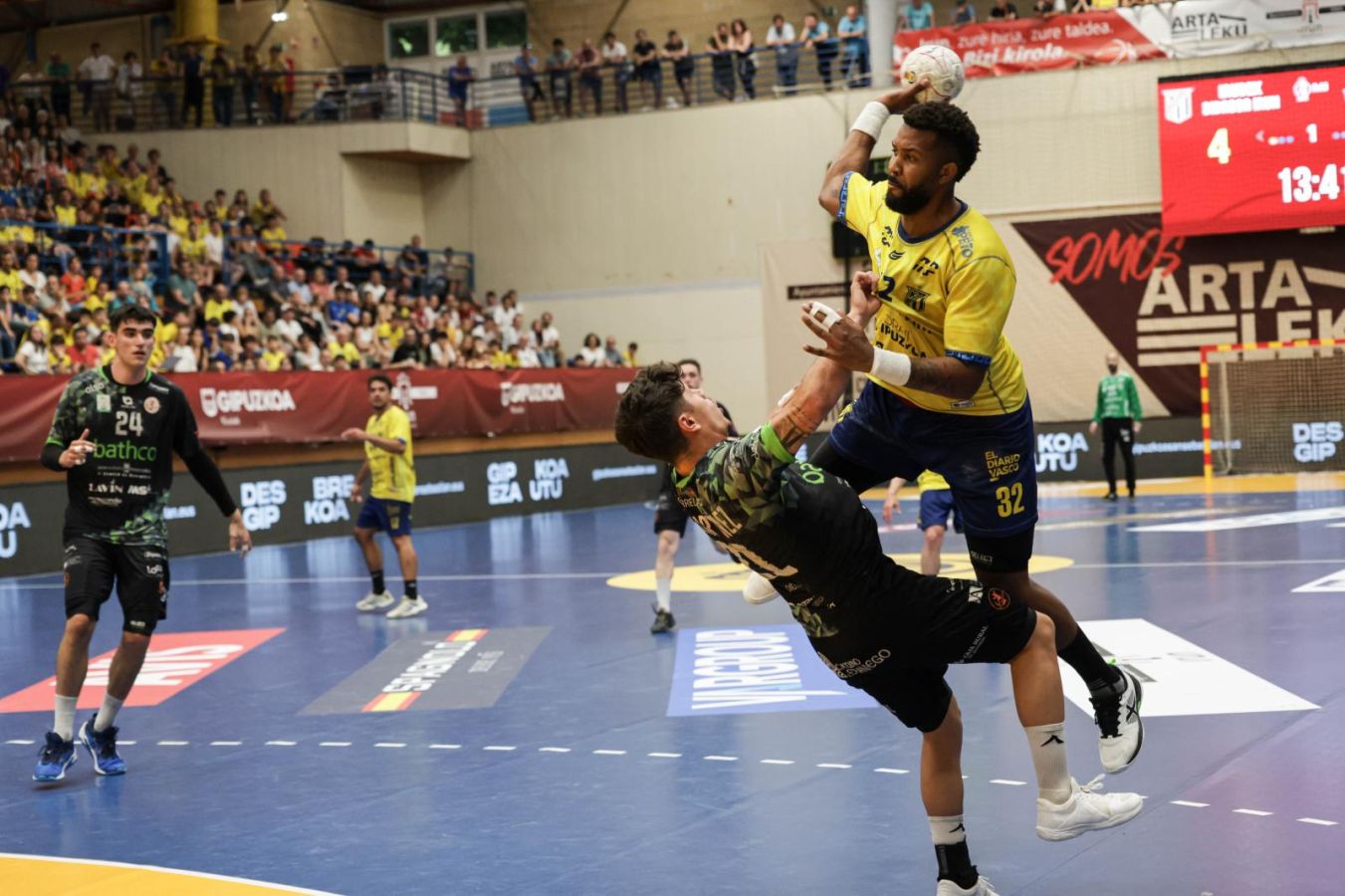 Bidasoa-Irun 31 - Torrelavega 28