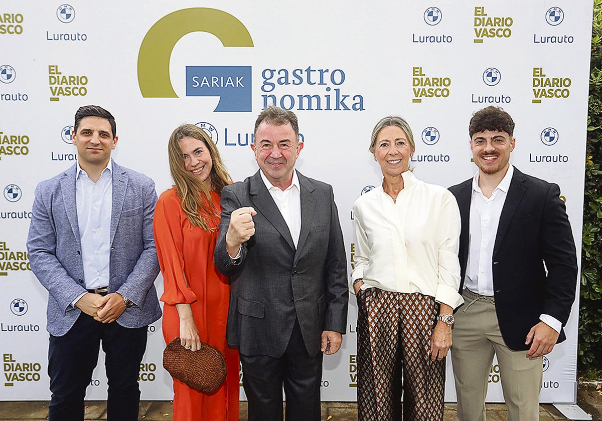 La familia Berasategui quiso arropar a Martín en una noche especial para el cocinero donostiarra, que sumó un nuevo premio