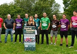 Kirolariak eta antolatzaileak Donostian aste honetan egindako aurkezpenean.