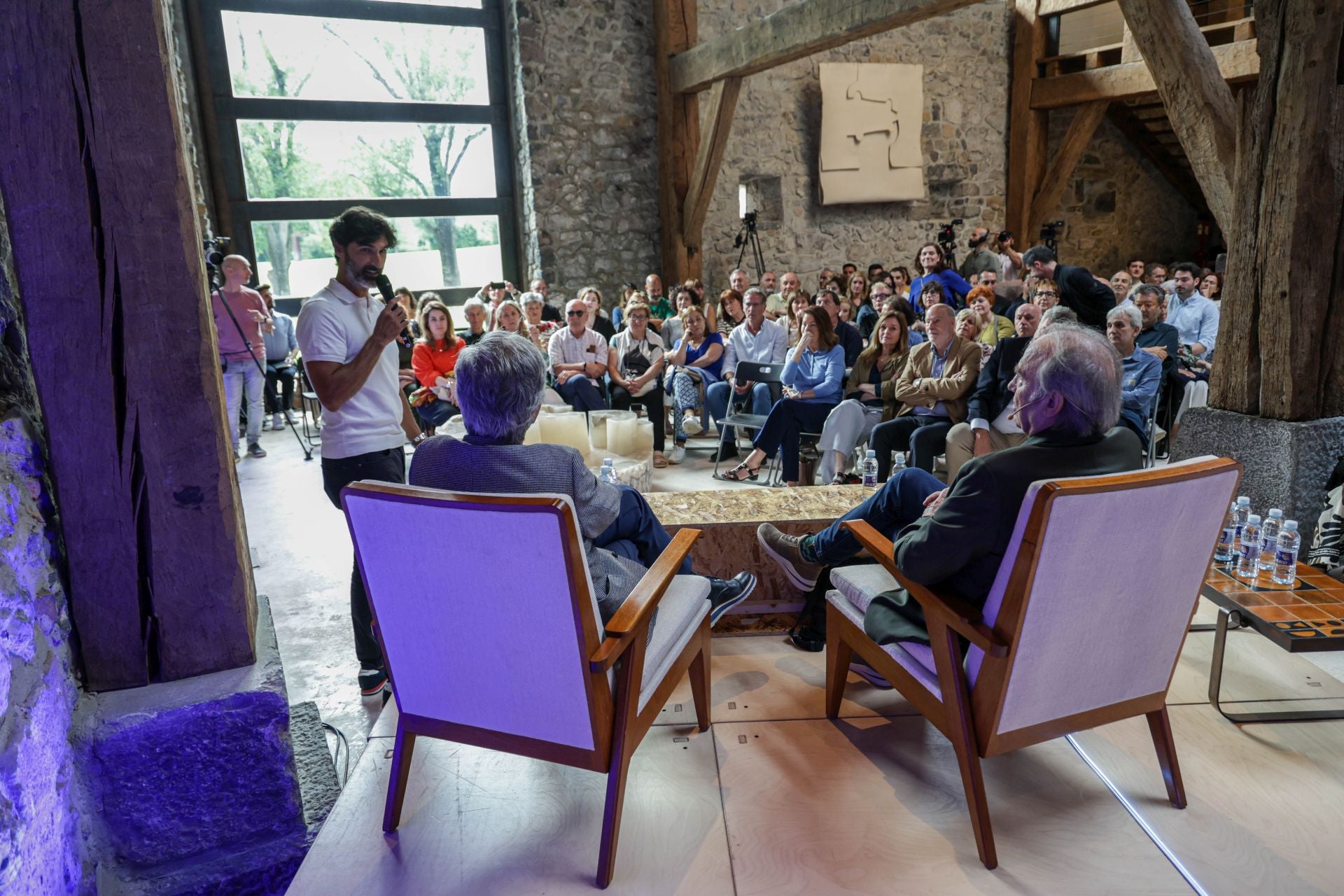 Encuentro de Serrat y Gabilondo en Chillida Leku