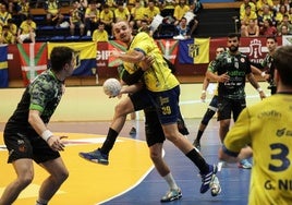 El Bidasoa Irun se juega esta tarde sus opciones europeas ante el Ademar en la semifinal de Copa