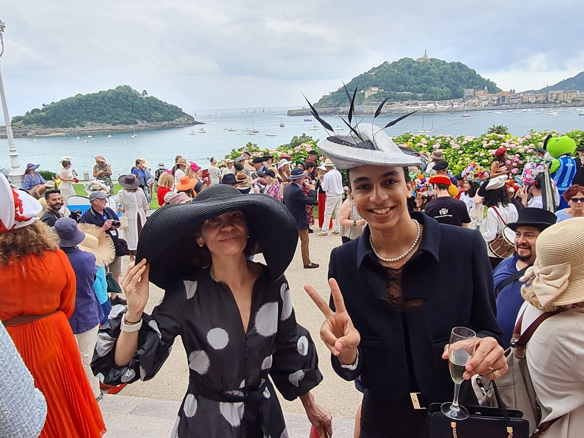 Tercera edición del Paseo con sombrero por Donostia