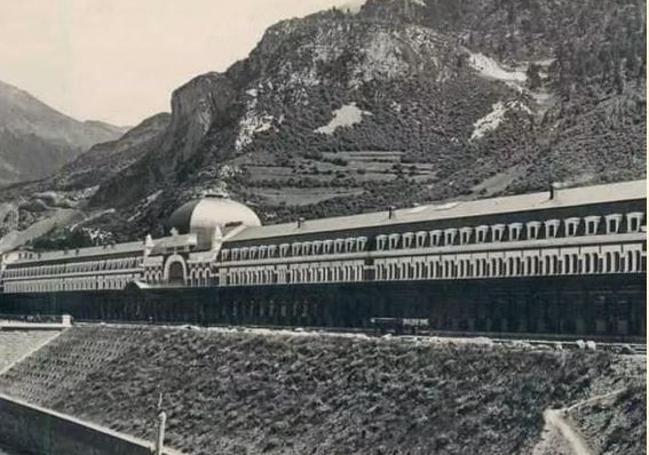 Imagen histórica de la estación de Canfranc.