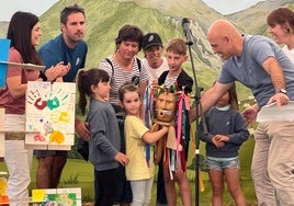 Ezkio-Itsaso disfruta de la Eskola txikien Festa