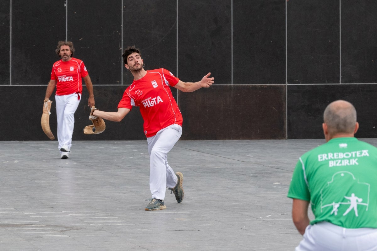 Exhibición de rebote en Alderdi Eder