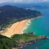 Vista aérea de la playa de Laga, en el término municipal de Ibarrangelu