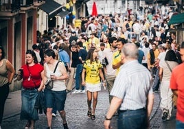 Viernes y sábado el ambiente balonmanero llenó las calles de Irun.