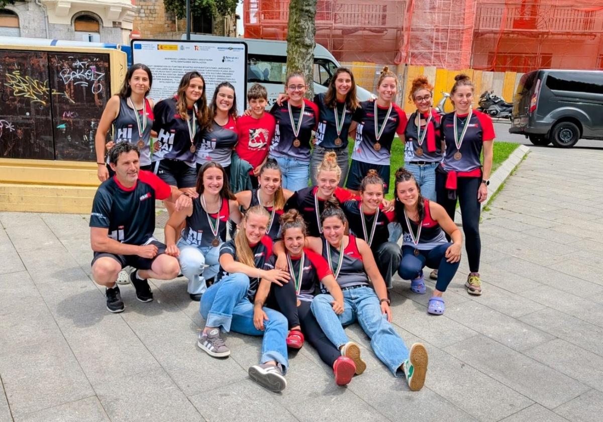 Las remeras de Errenteria conquistan el podio en el Campeonato de Euskadi con un tercer puesto