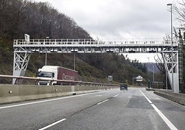 Verano de renovación del pavimento en un tramo de siete kilómetros en la N-I en Etxegarate