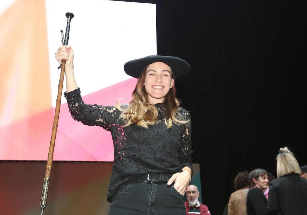 Nerea Ibarzabal, 2023ko txapel eta makilarekin.