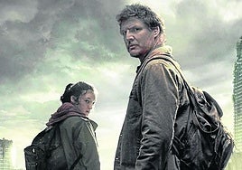 Los actores Pedro Pascal y Bella Ramsey, protagonistas de esta adaptación del vídeo juego