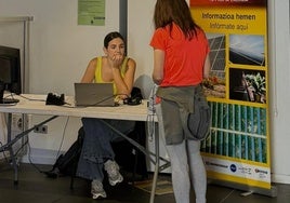 La oficina de Ekiola instalada en la entrada de Aita Agirre.