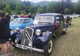 Los coches clásicos llenaron Arruena