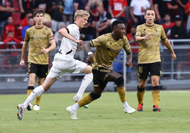 Aritz, Becker y Olasagasti, en el amistoso ante el Rennes del año pasado