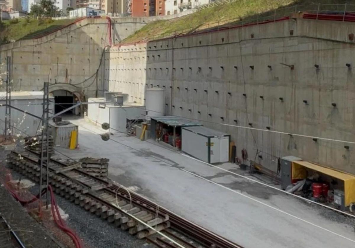 La estación de Galtzaraborda y sus vías están más cerca de cubrirse.