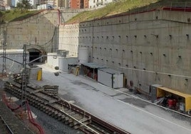 La estación de Galtzaraborda y sus vías están más cerca de cubrirse.