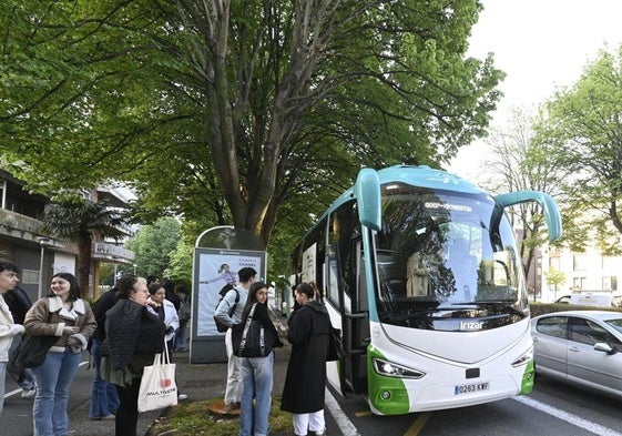 Parada del autobús GO07 de Lurraldebus en San Sebastián.