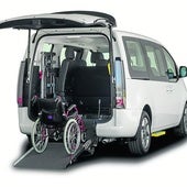 Hyundai lanza el Staria HEV, adaptado para personas con movilidad reducida