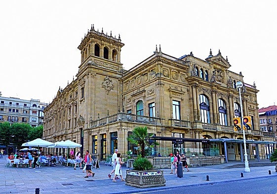 Esquina de la cafetería y discoteca del Victoria Eugenia de San Sebastián.