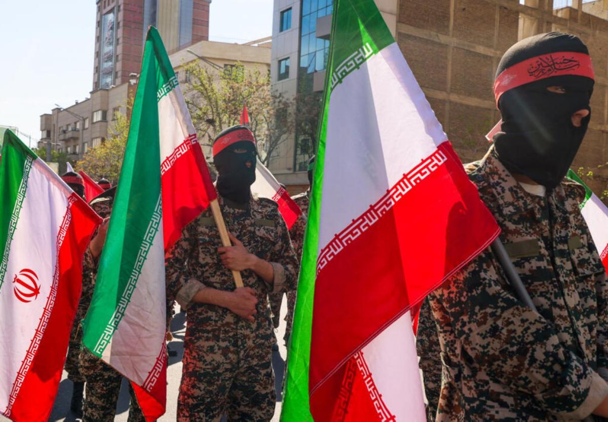 Irán, casi indefenso