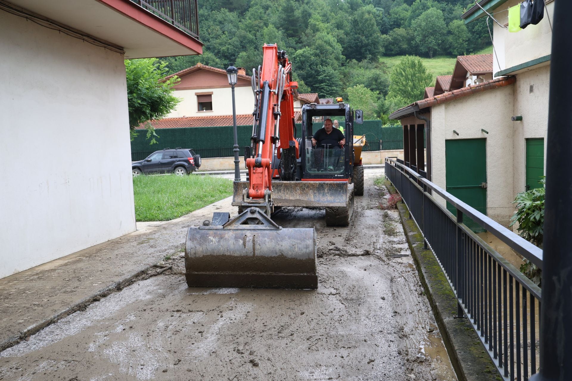 Las imágenes de los desperfectos que deja la tromba de agua en Tolosaldea y Goierri