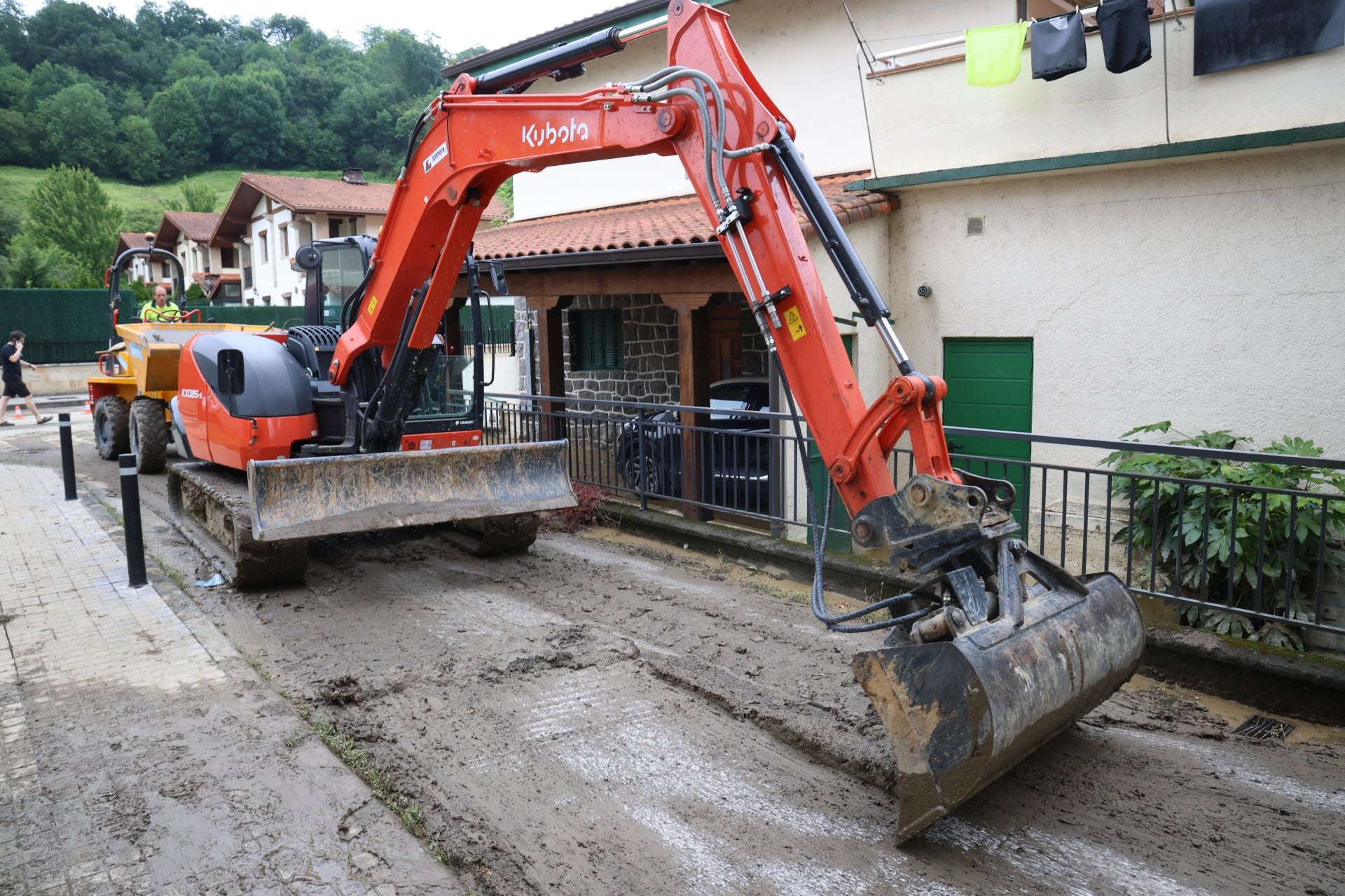 Las imágenes de los desperfectos que deja la tromba de agua en Tolosaldea y Goierri