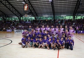 Unión entre plantilla y afición en Ibarra.