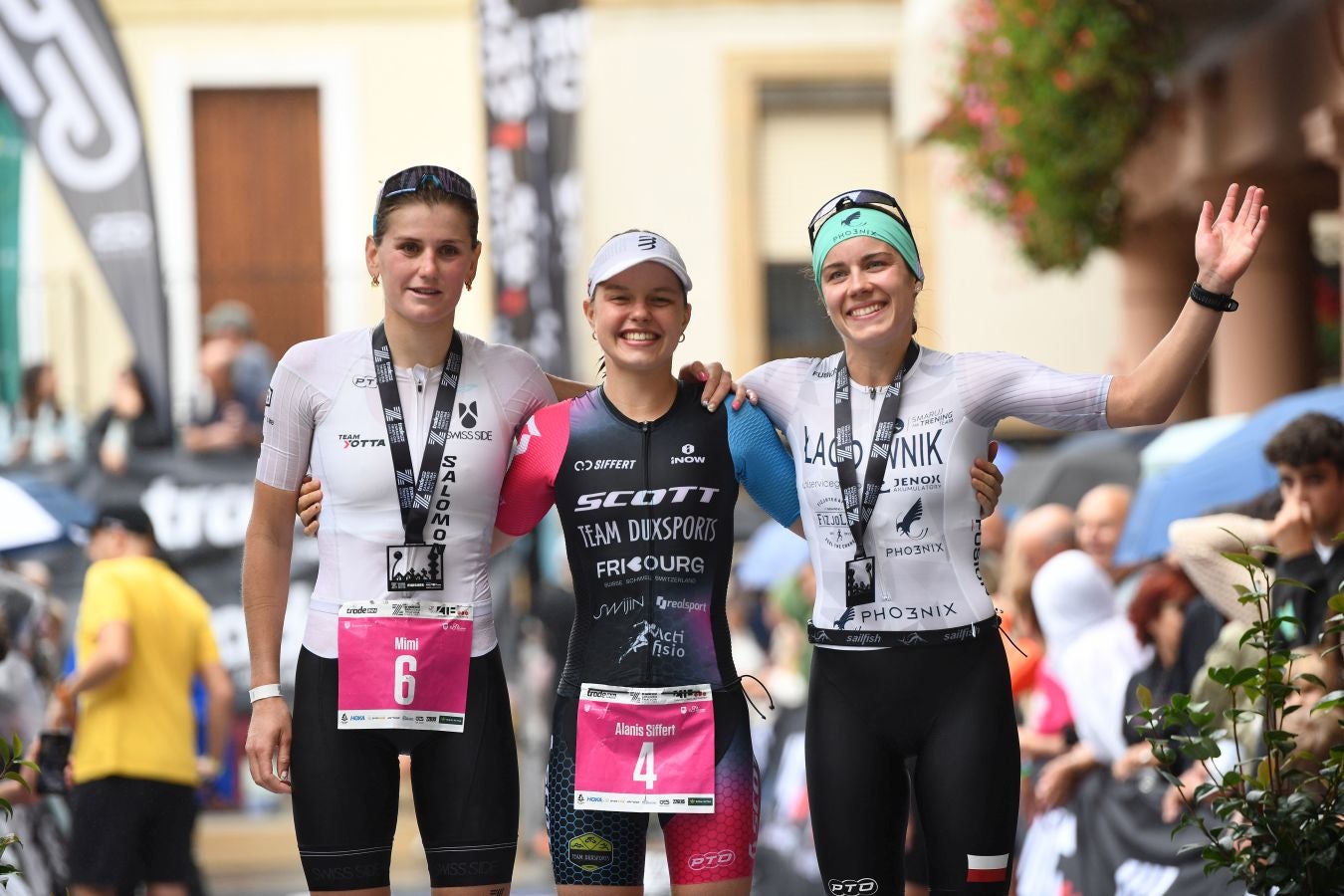 La lluvia no detiene a Montiel y Siffert en el triatlón de Zarautz