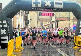 Casi mil personas desafían a la lluvia en la Uxue Trail