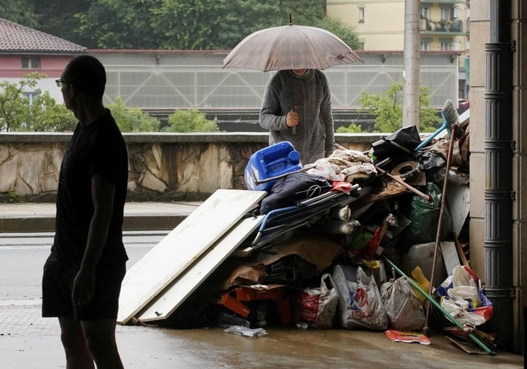 Día de recuento de daños y limpieza: «Estaba reformando mi vivienda y tenía todo en el garaje; ahora irá a la basura»