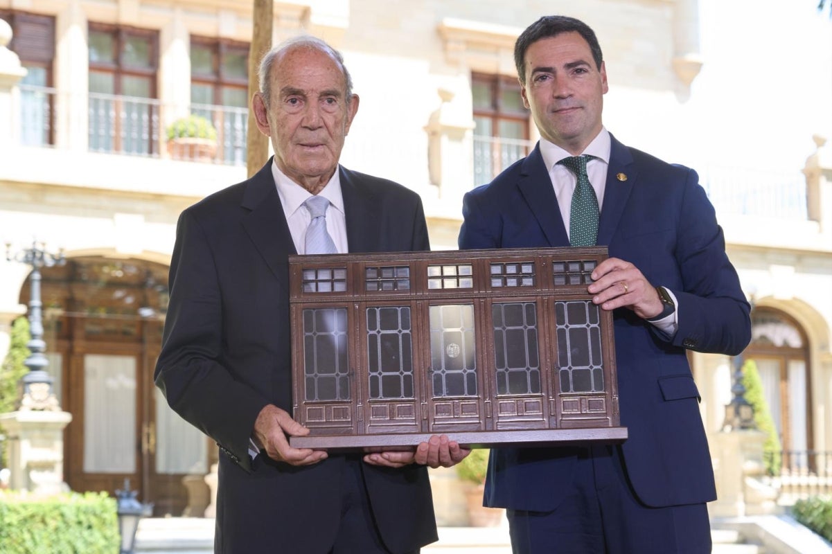 Homenaje a Garaikoetxea en Ajuria Enea