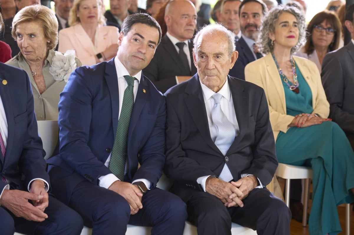 Homenaje a Garaikoetxea en Ajuria Enea