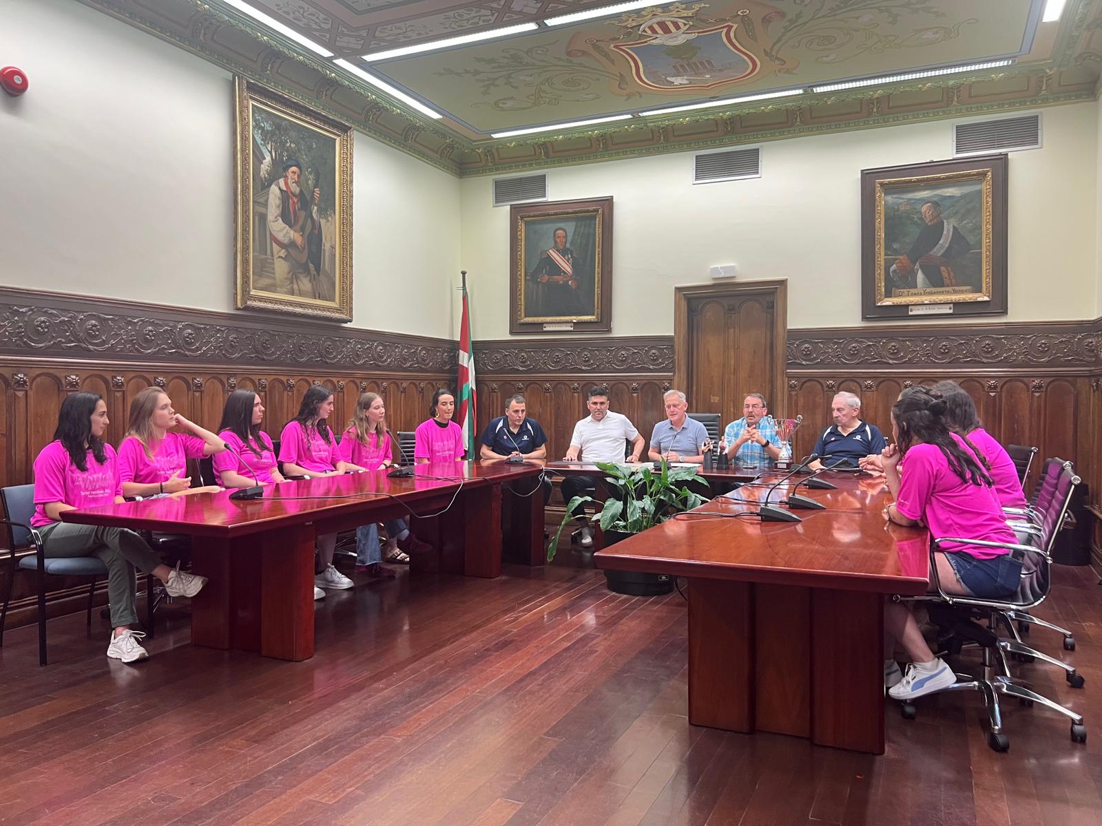 Reconocimiento institucional al Goierri Aldapa de baloncesto