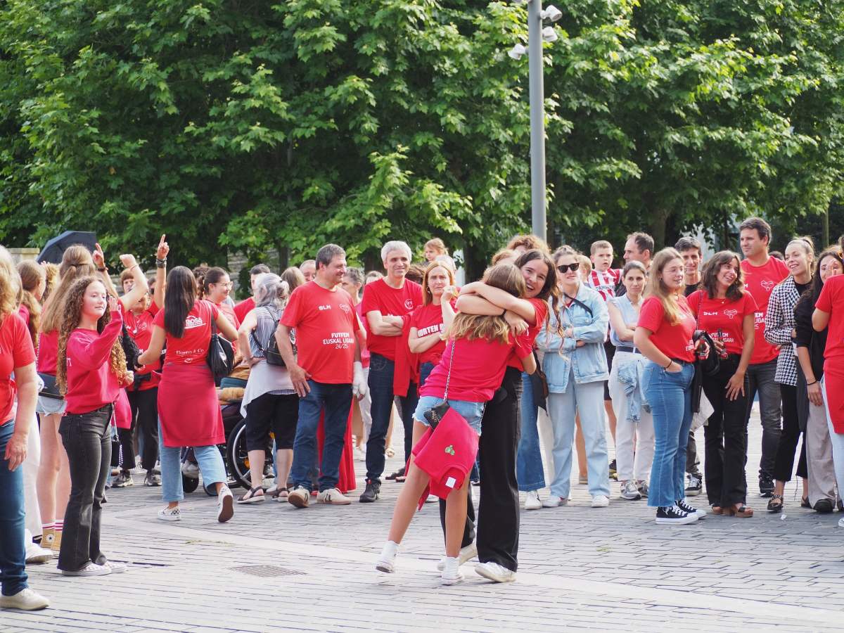 Zumaiako F.T.-ko emakumezkoen lehen taldea Euskal Ligara igo da