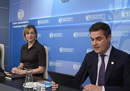 María Ubarretxena y Mikel Jauregi, en la rueda de prensa posterior al Consejo de Gobierno.
