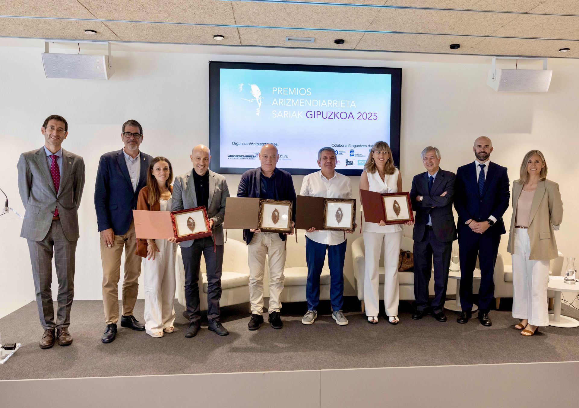 Egile, Lanik, Gautena y KL katealegaia han recibido los Premios Arizmendiarrieta Gipuzkoa 2025 este martes.