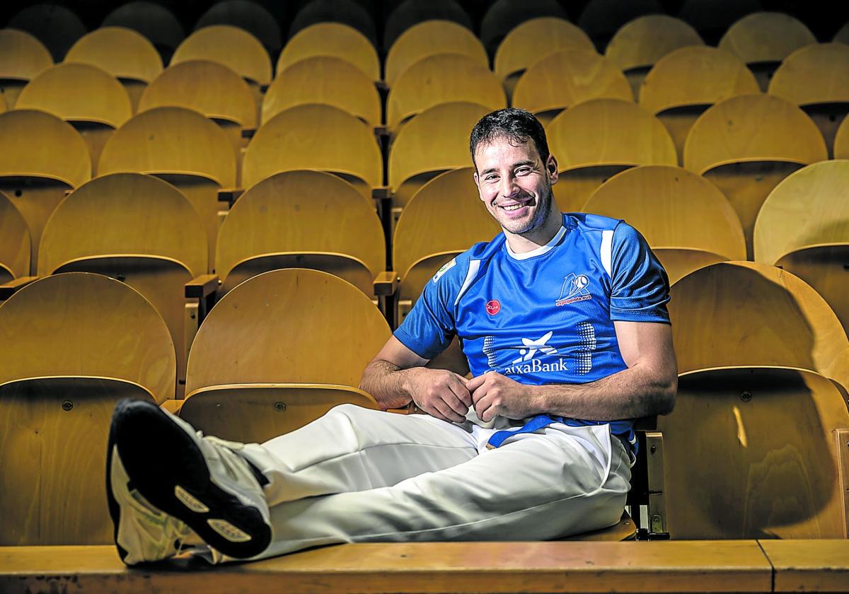 Darío, en las butacas de cancha del Labrit de Pamplona.