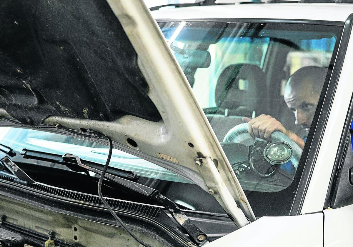 La Inspección Técnica de Vehículos (ITV) es un trámite que hay que pasar una vez que un vehículo ha pasado los cuatro años.