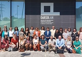 Decenas de personas, técnicos y representantes municipales acudieron al foro.