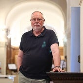 Francisco Pascual posa en el Palacio Miramar de Donostia, antes de impartir su clase.
