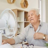 Los sencillos trucos para refrescar la casa de una persona mayor durante la ola de calor