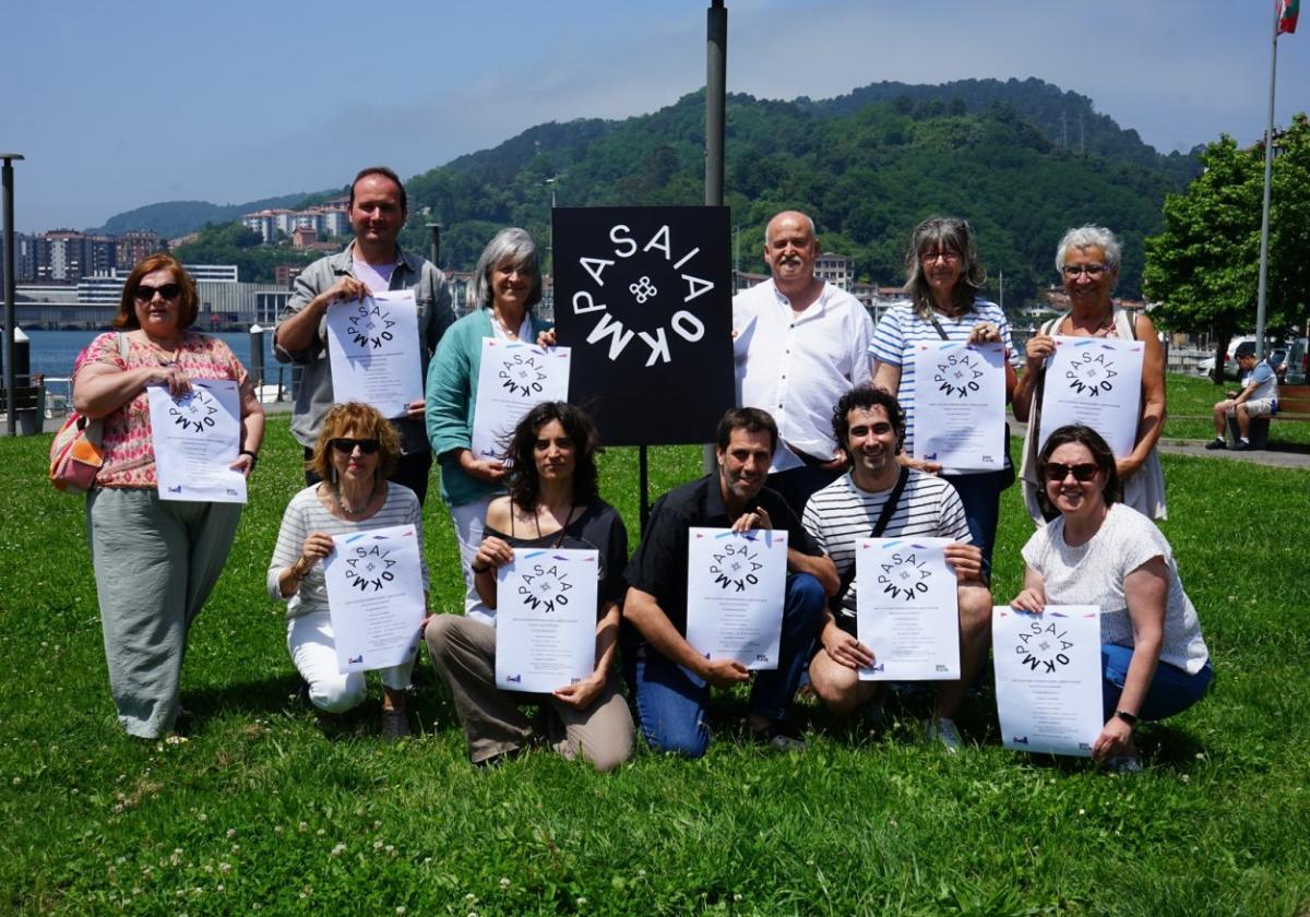 Organizadores y participantes del festival Pasaia KM0.