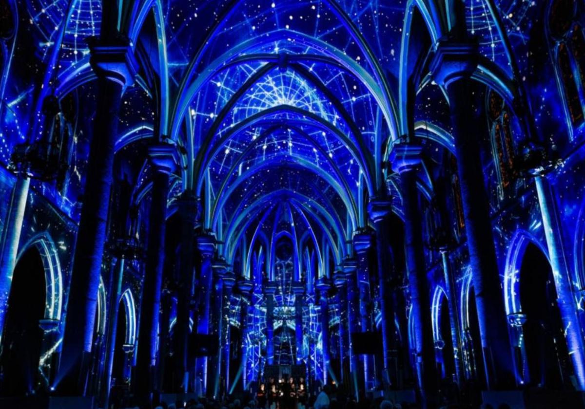 El espectáculo ofrece una combinación de efectos de luz en la catedral donostiarra.