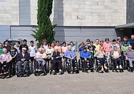 Mayores de la Residencia y alumnos de Irain, en una de las actividades.