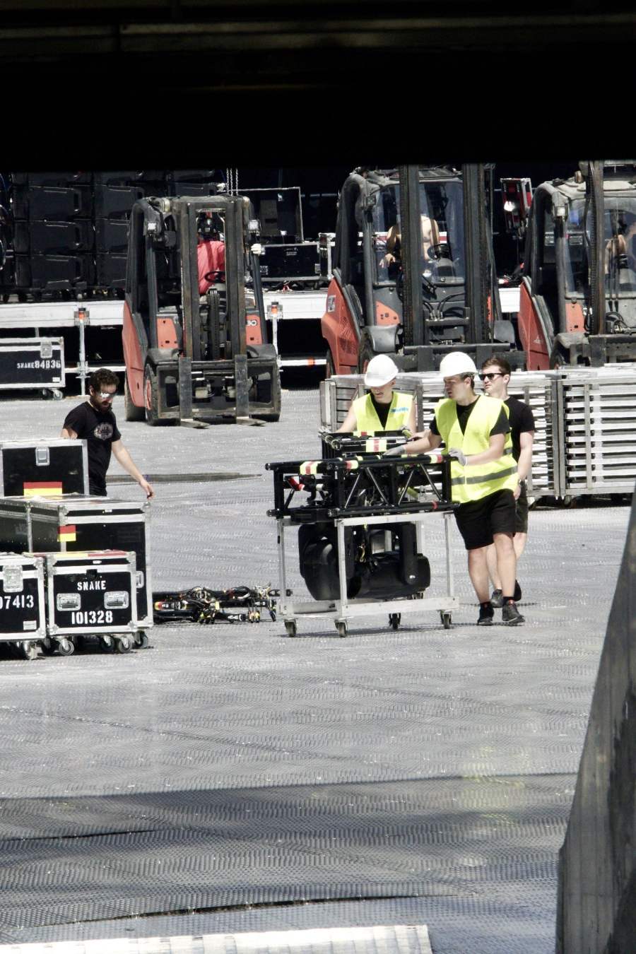 Últimos preparativos antes del primer concierto de Bruce Springsteen en San Sebastián