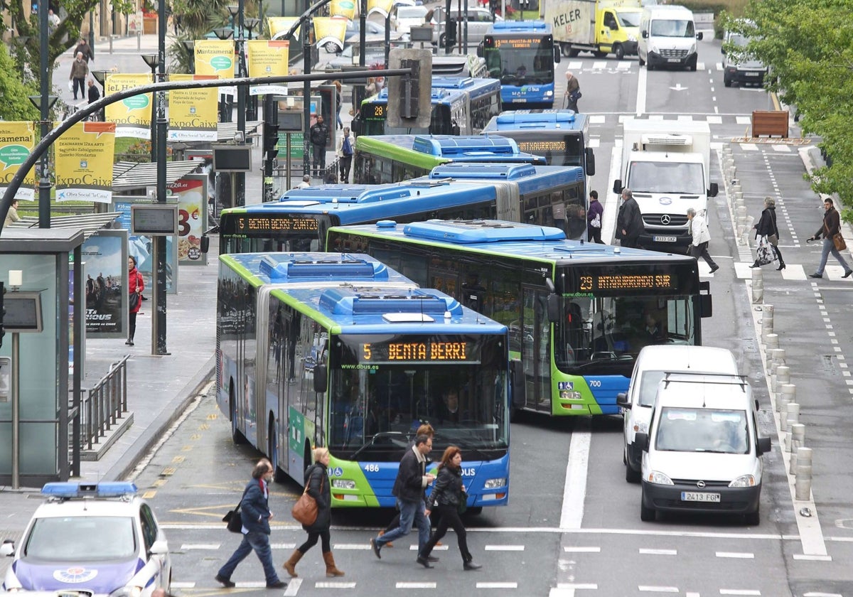 Dbus refuerza sus servicios de verano a partir del lunes