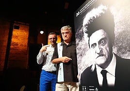 El Gran Wyoming, en la imagen acompañado por Josemi Beltrán, es el protagonista del cartel oficial de la 36 Semana de Cine Fantástico y de Terror.