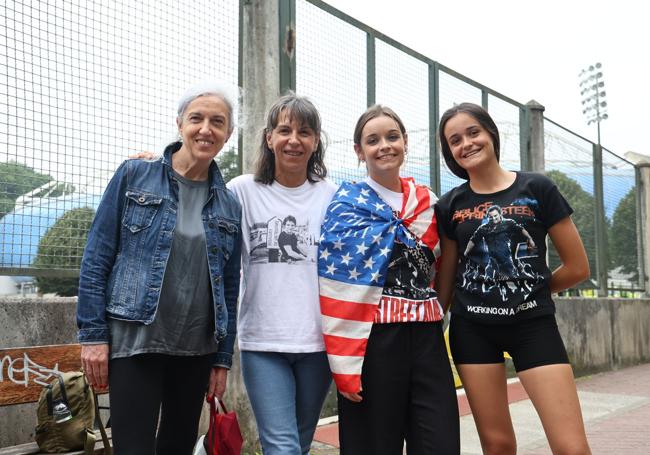 Almudena Aguado, Miriam Montón y Lucía y María Navarro.